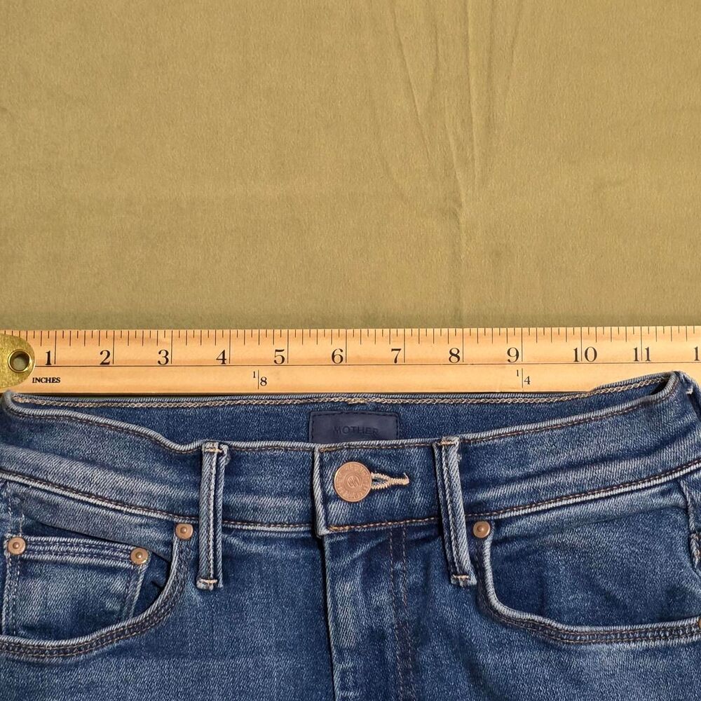 MOTHER The Weekender Flare Jeans in First Mate Wash Women's Size 24 - Picture 8 of 8